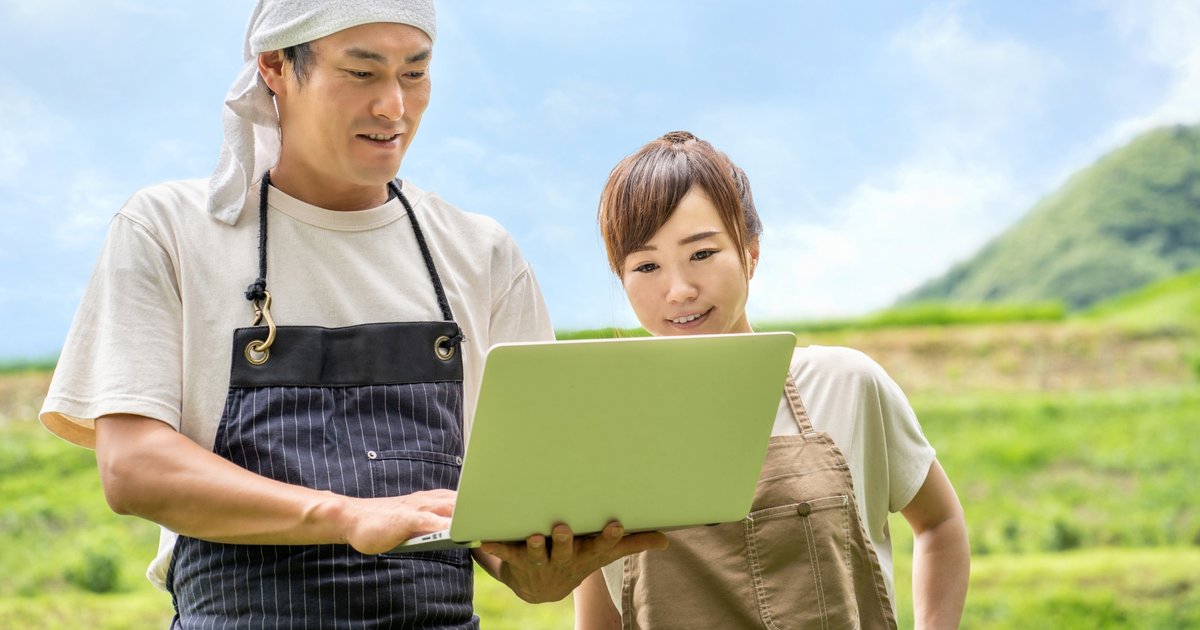 農家がパソコンでネット販売管理